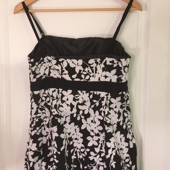 Covington Dresses Size 6 - Picture 6 of 12